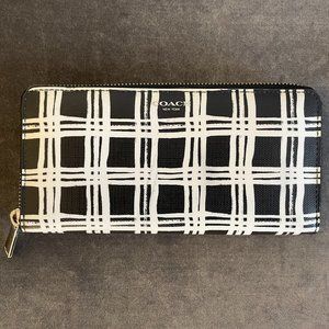 Coach Black & White Zippered Wallet
